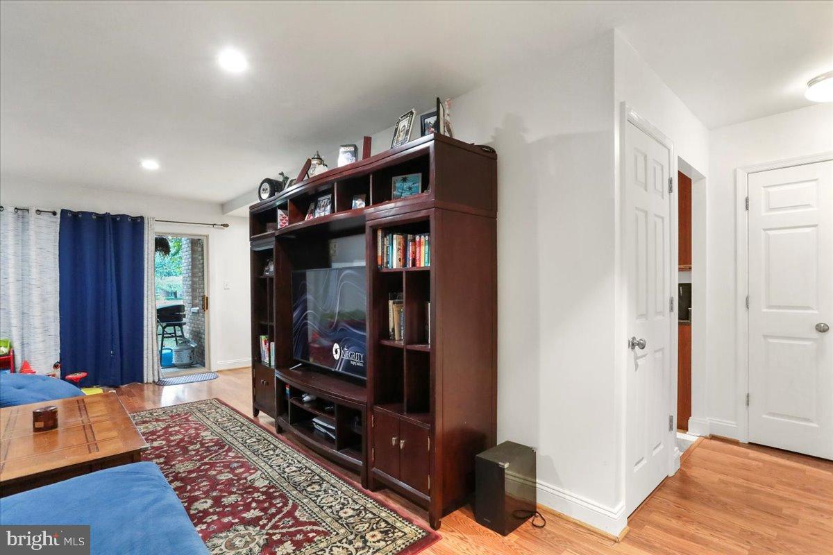 501 Prospect Boulevard Frederick, MD 21701 - Photo 18 of 27 a living room with furniture