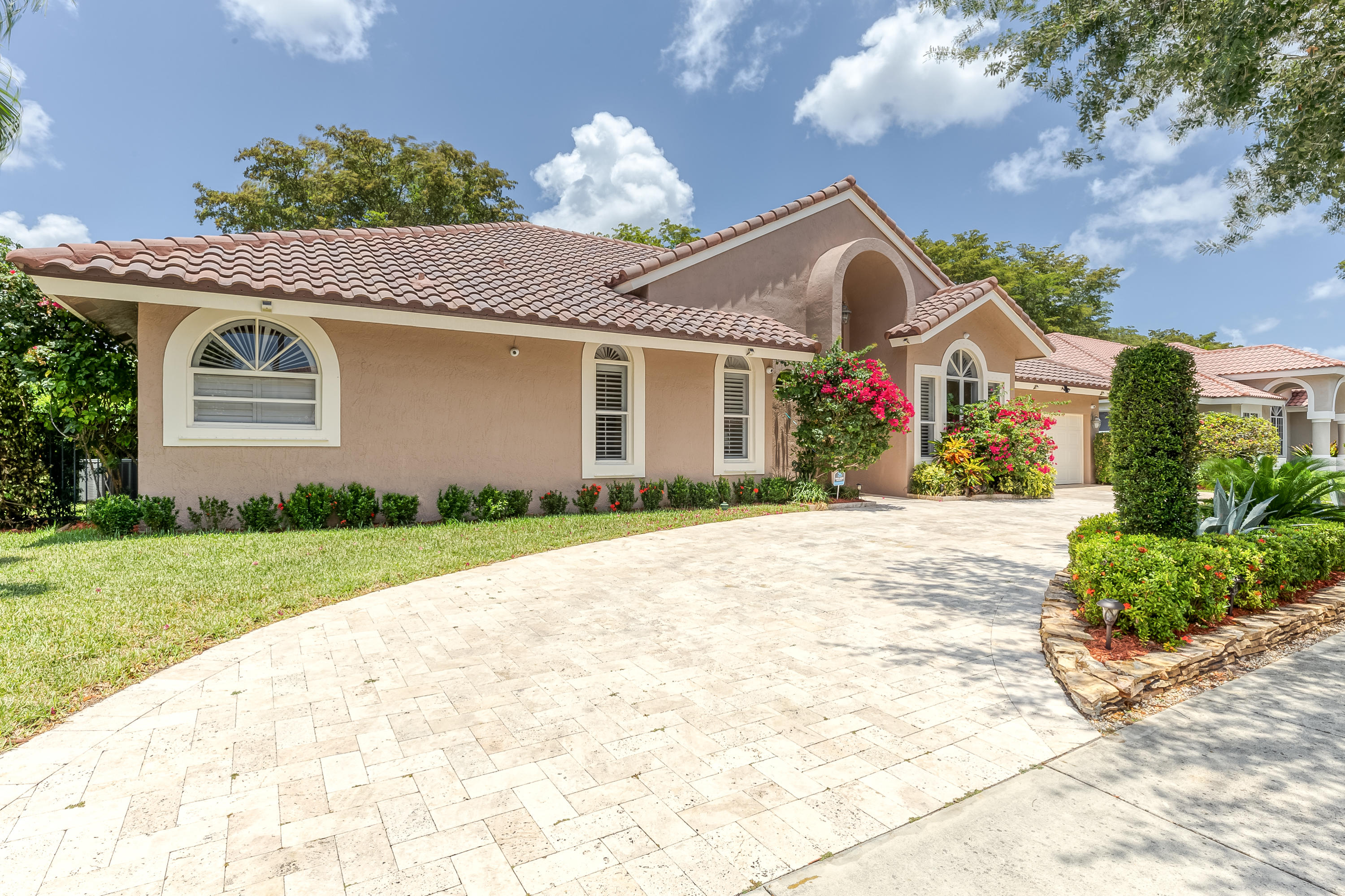 2625 Northwest 29th Drive Boca Raton, FL 33434 - Photo 3 of 60 Lots of Parking Space