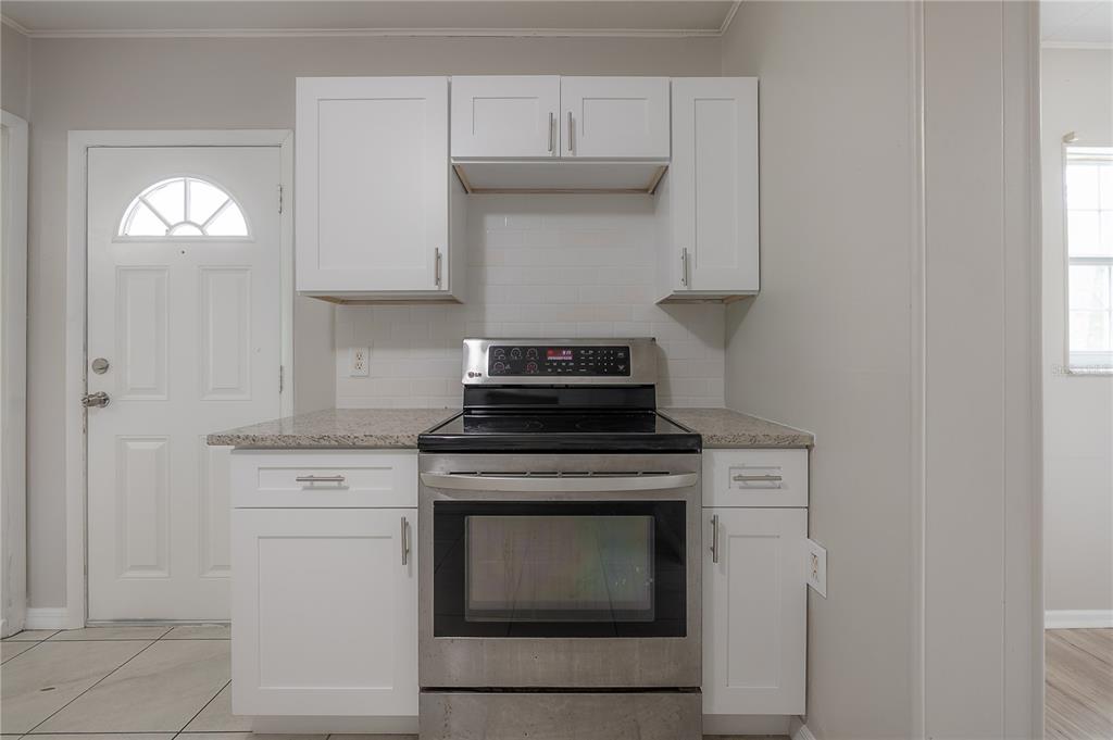 10411 North Woodmere Road Tampa, FL 33617 - Photo 9 of 29