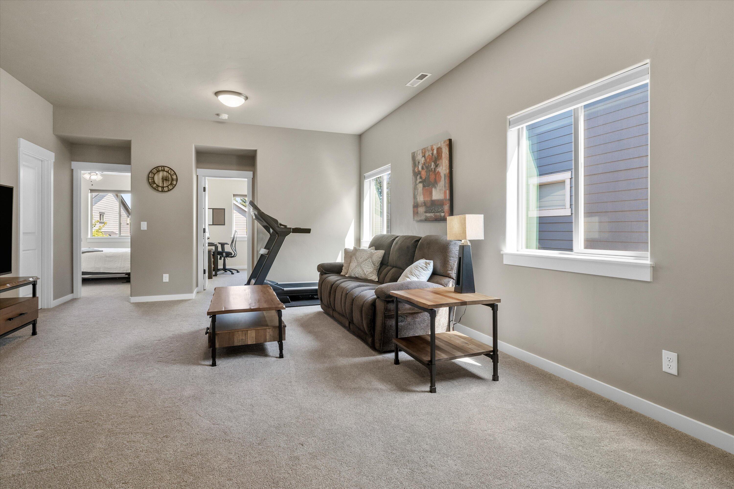 20904 Sotra Loop Bend, OR 97702 - Photo 29 of 46 25-2734_230802_JILLROSELL