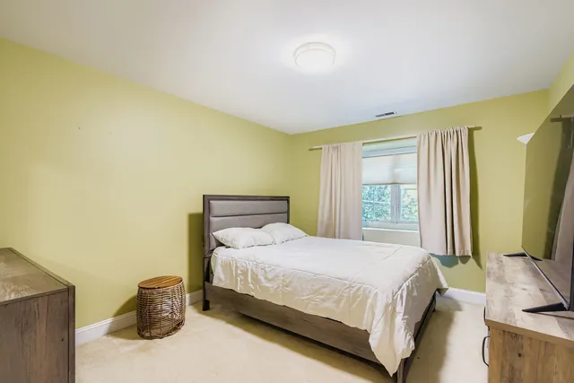 $1,044,000 | 6441 Blackhawk Trail, Indian Head Park, IL 60525