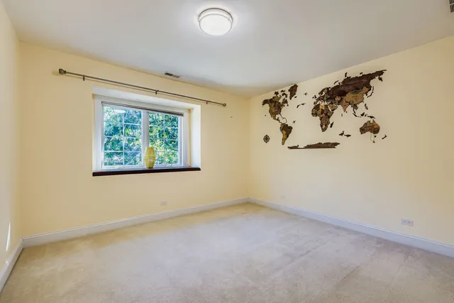 $1,044,000 | 6441 Blackhawk Trail, Indian Head Park, IL 60525