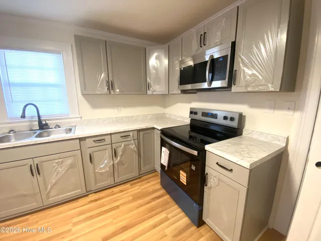 $1,550 | 1305 West Ragsdale Road, Greenville, NC 27858