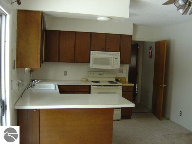 711 Bass Lake Road Traverse City, MI 49685 - Photo 4 of 12 1711299-3.JPG