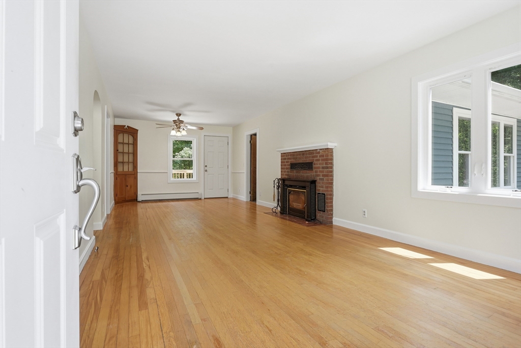983 Rindge Road Fitchburg, MA 01420 - Photo 3 of 27 Gallery Image 3