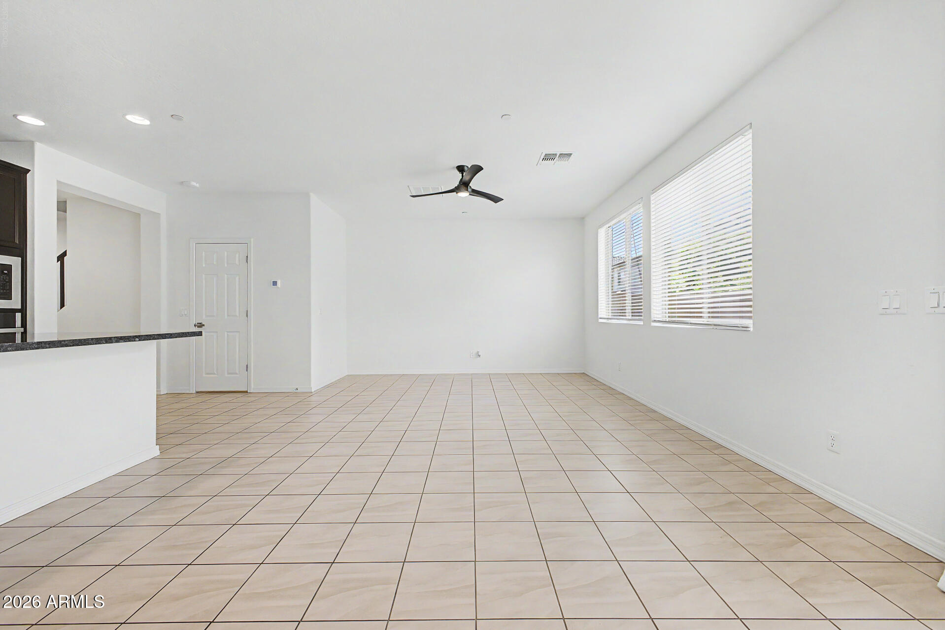 1682 South Follett Way Gilbert, AZ 85295 - Photo 4 of 46 10 - Follett