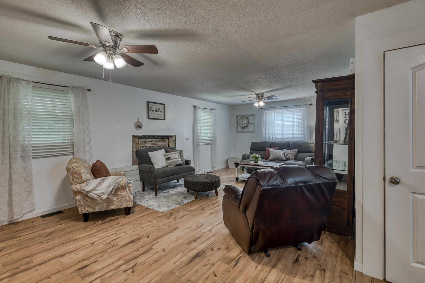 240 Jimmy Keys Road Telford, TN 37690 - Photo 13 of 47 Living rm
