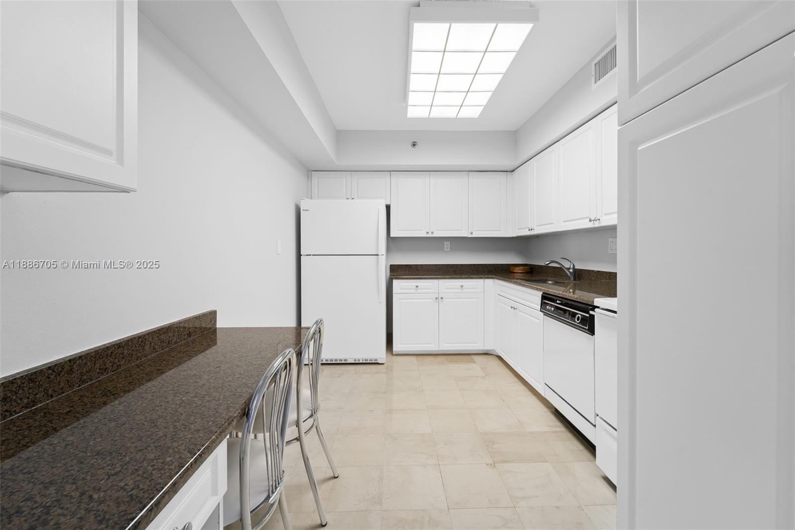 3600 Mystic Pointe Drive, Unit 614 Aventura, FL 33180 - Photo 6 of 14