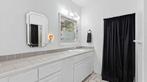 $1,650,000 | 73-1203 Ahulani Street, Kailua-Kona, HI 96740