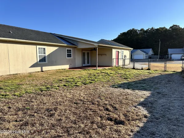 $270,000 | 128 Daphne Drive, Hubert, NC 28539