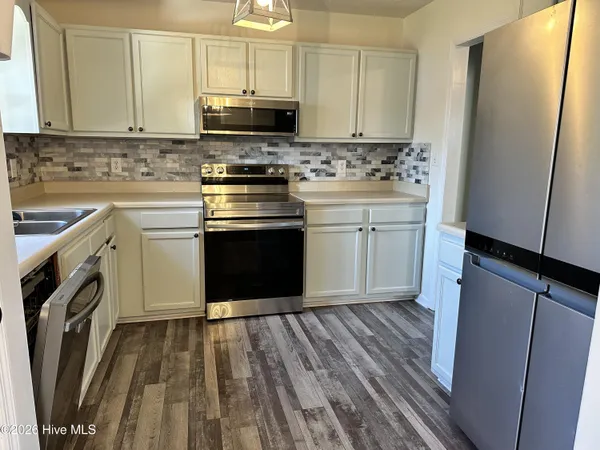 $270,000 | 128 Daphne Drive, Hubert, NC 28539