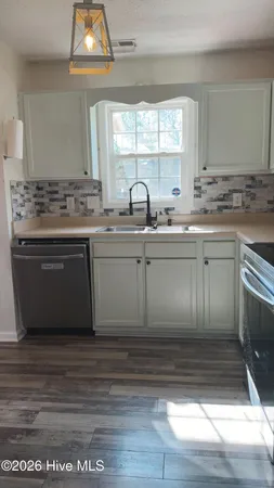 $270,000 | 128 Daphne Drive, Hubert, NC 28539