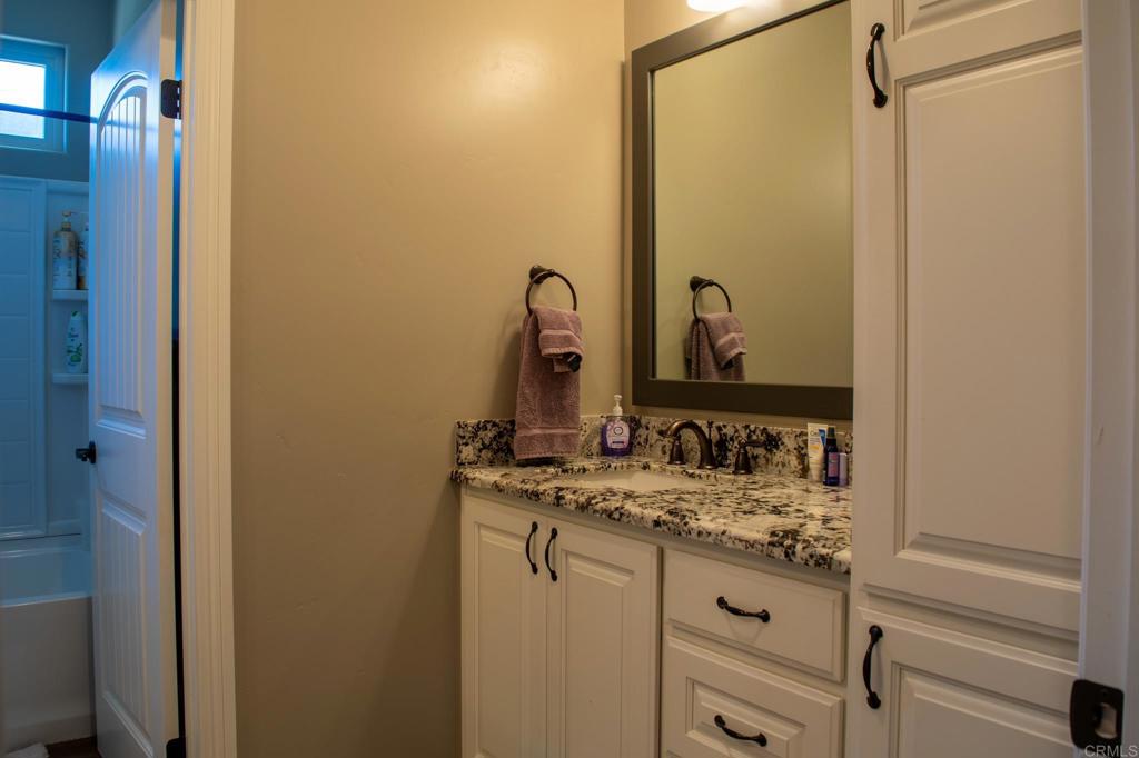 2521 Ralls Street Fallbrook, CA 92028 - Photo 41 of 43 Guest Bathroom