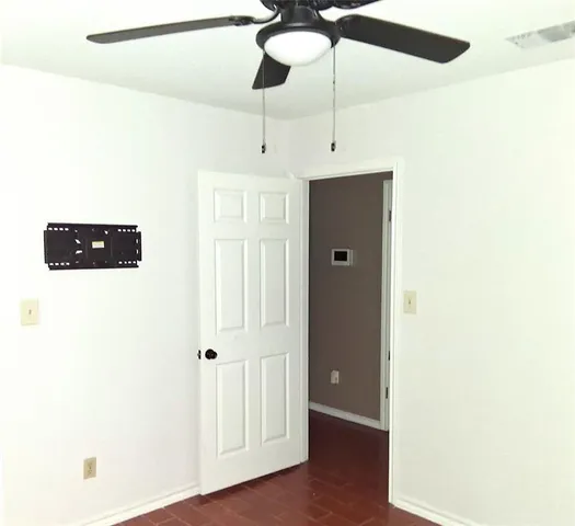 a view of a interior in the hallway