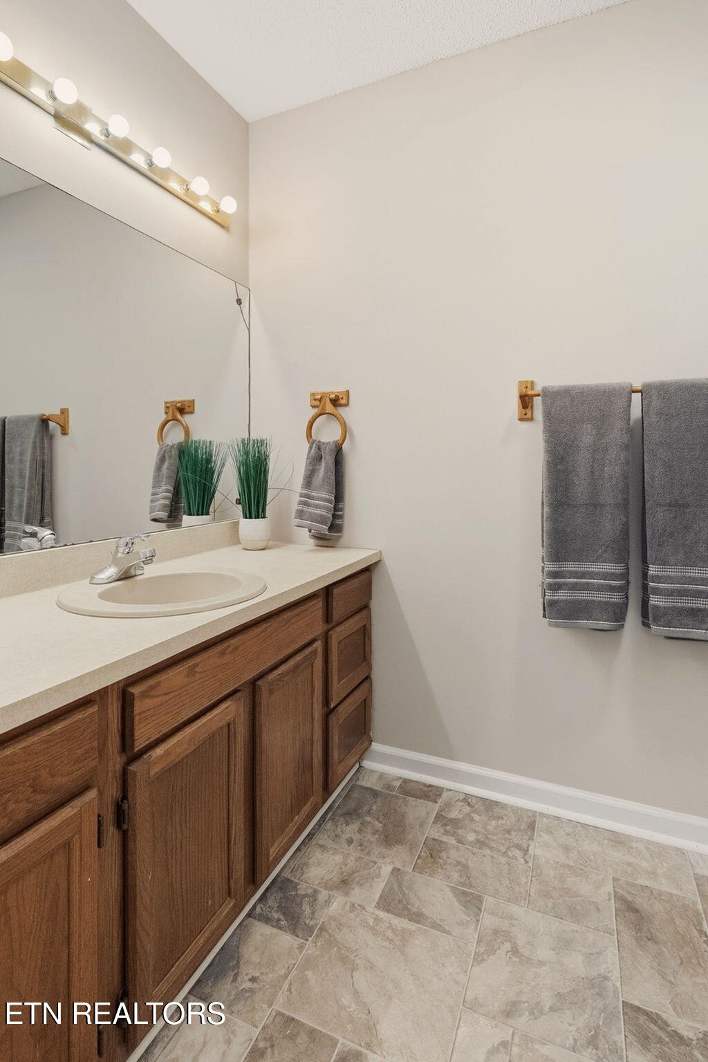 153 Hendrix Drive Oak Ridge, TN 37830 - Photo 15 of 30 15-web-or-mls-IMG_1381