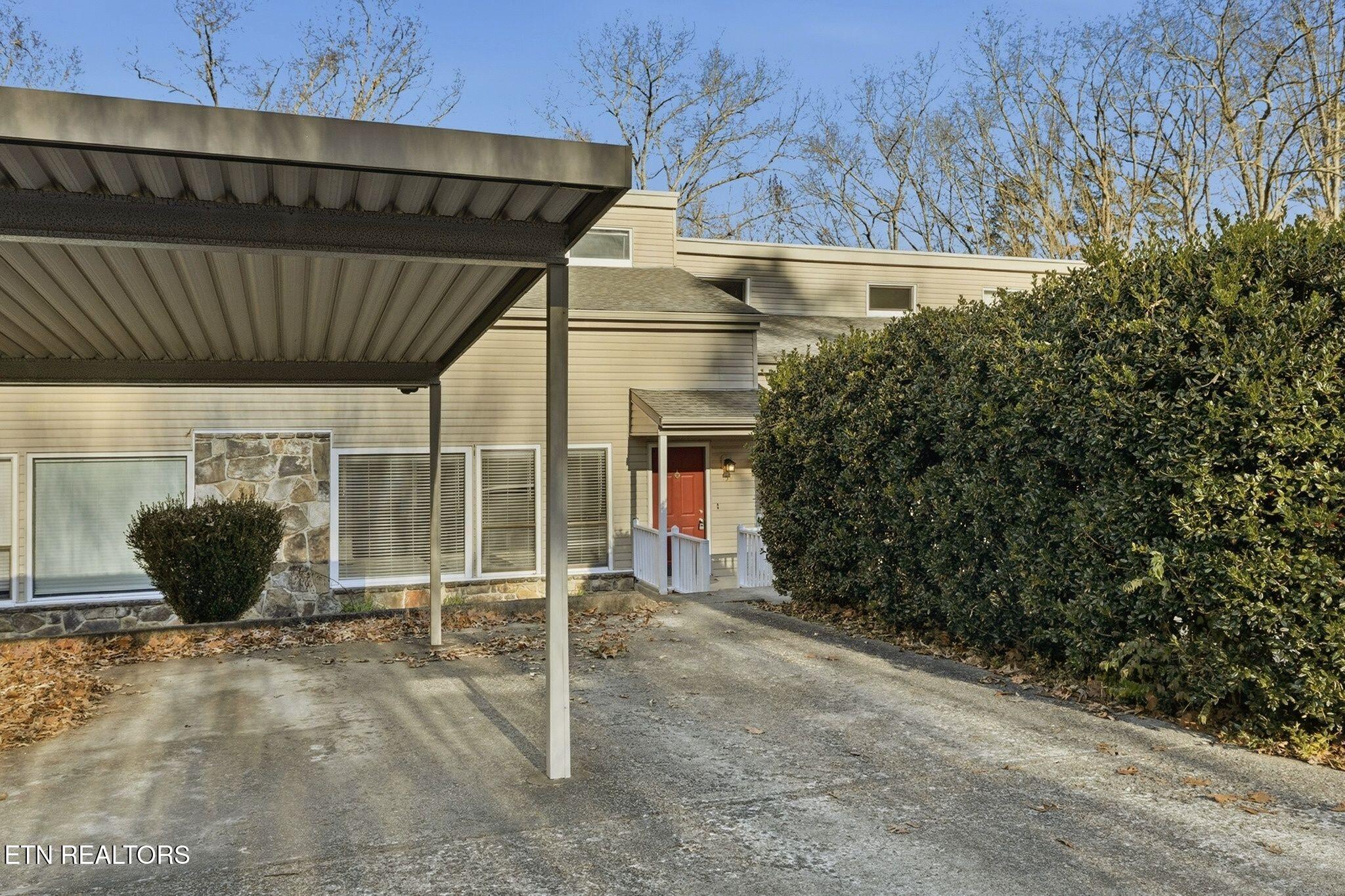 153 Hendrix Drive Oak Ridge, TN 37830 - Photo 2 of 30 2-web-or-mls-3308e746-bb69-4a0c-823c-cde