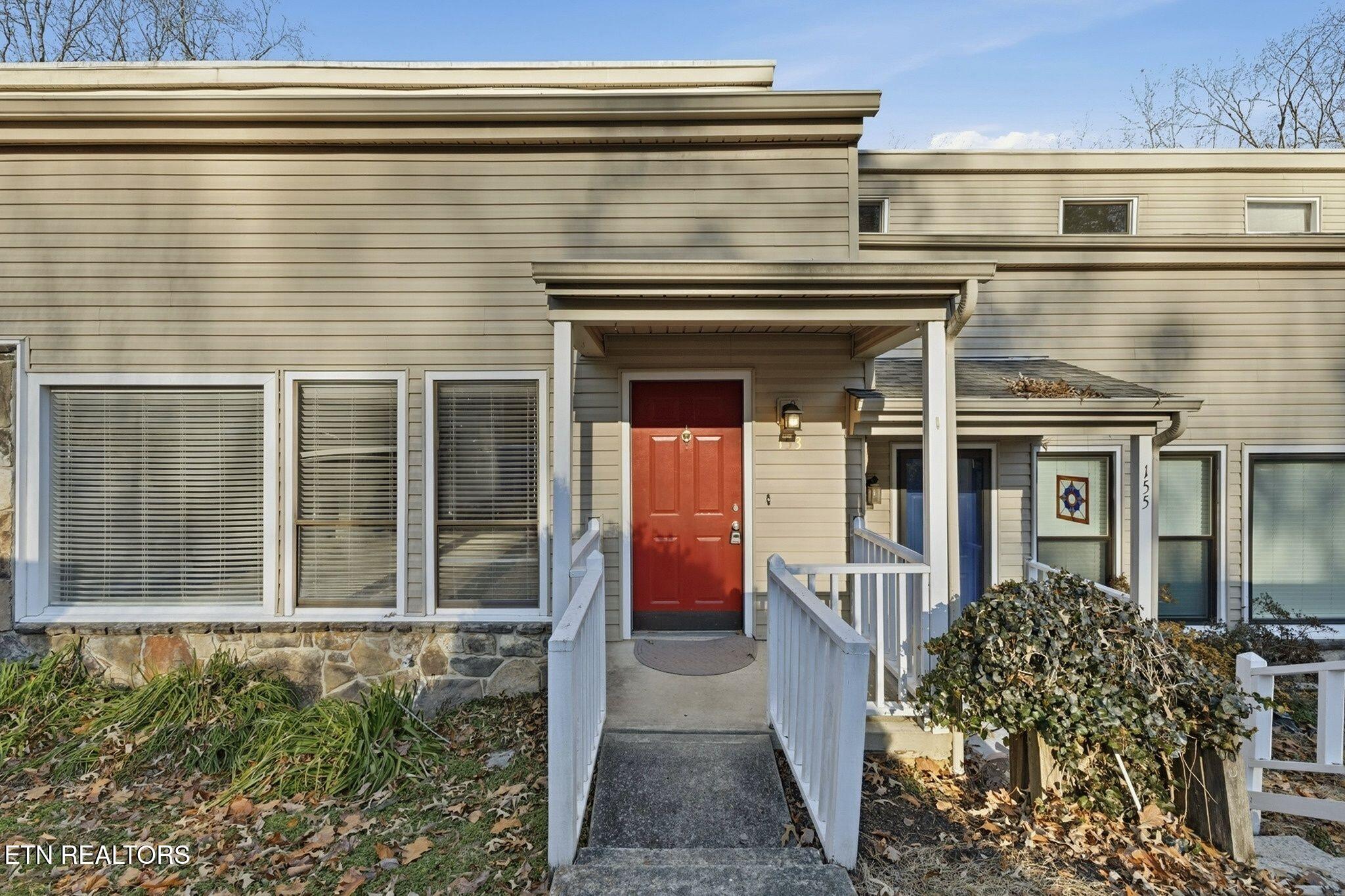 153 Hendrix Drive Oak Ridge, TN 37830 - Photo 4 of 30 4-web-or-mls-6c113cde-6fbf-453e-89f9-bbb