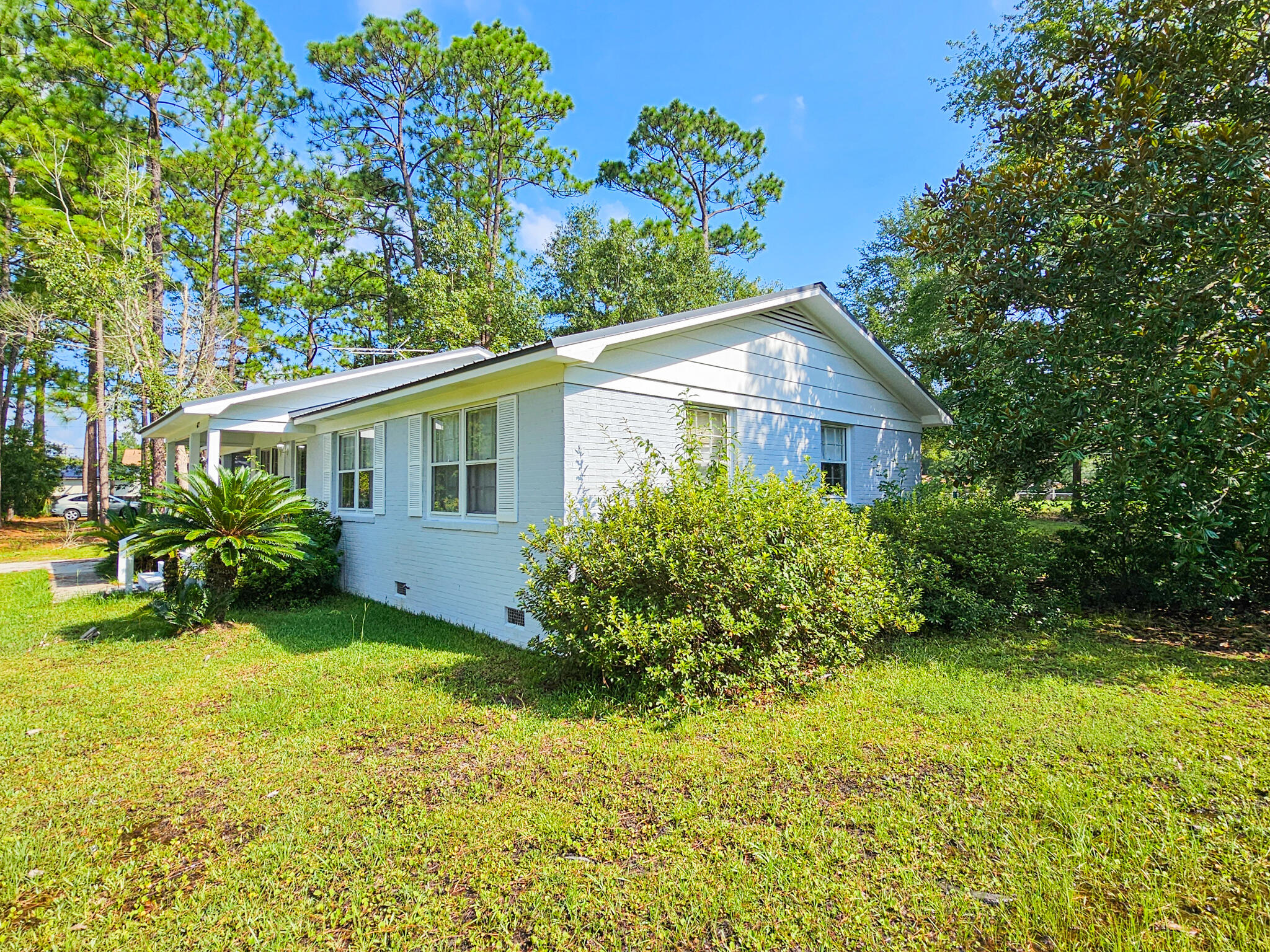 422 Academy Road Walterboro, SC 29488 - Photo 4 of 44 20240814_102847 (1)