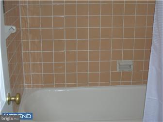 7531 Sherwood Road Philadelphia, PA 19151 - Photo 7 of 10 Bathroom