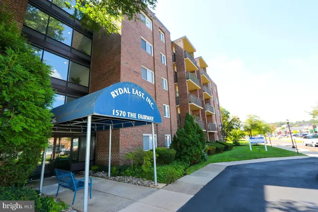 $169,900 | 1570 The Fairway, Unit 103E, Jenkintown, PA 19046