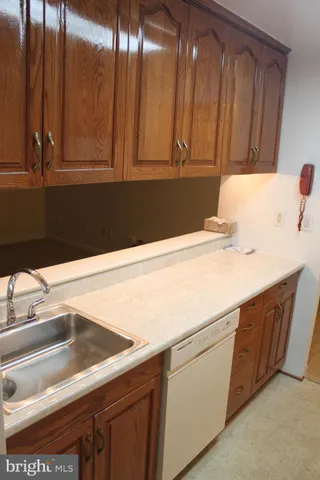 $169,900 | 1570 The Fairway, Unit 103E, Jenkintown, PA 19046