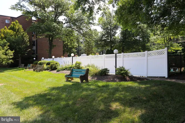 $169,900 | 1570 The Fairway, Unit 103E, Jenkintown, PA 19046