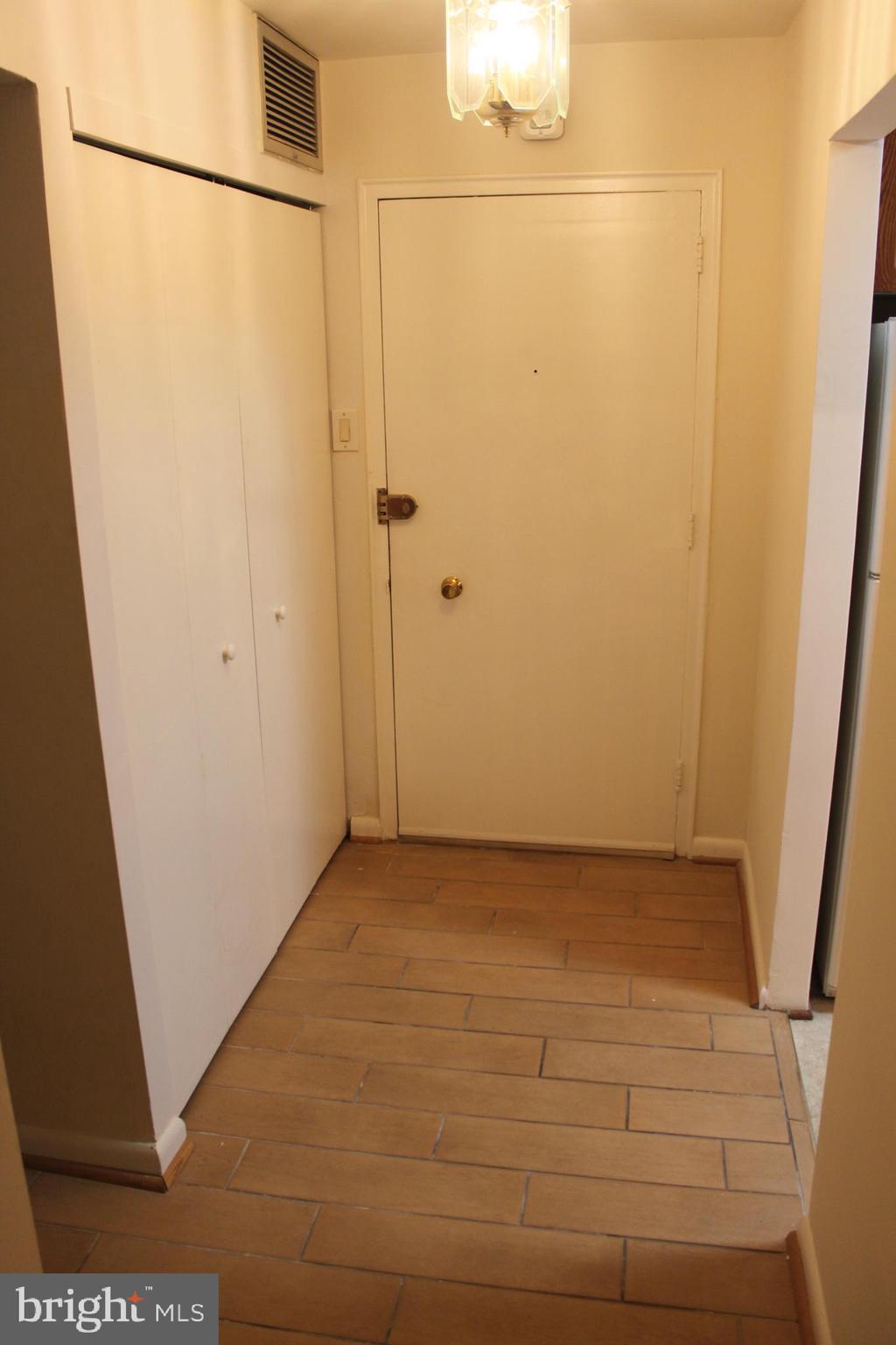 1570 The Fairway, Unit 103E Jenkintown, PA 19046 - Photo 5 of 36