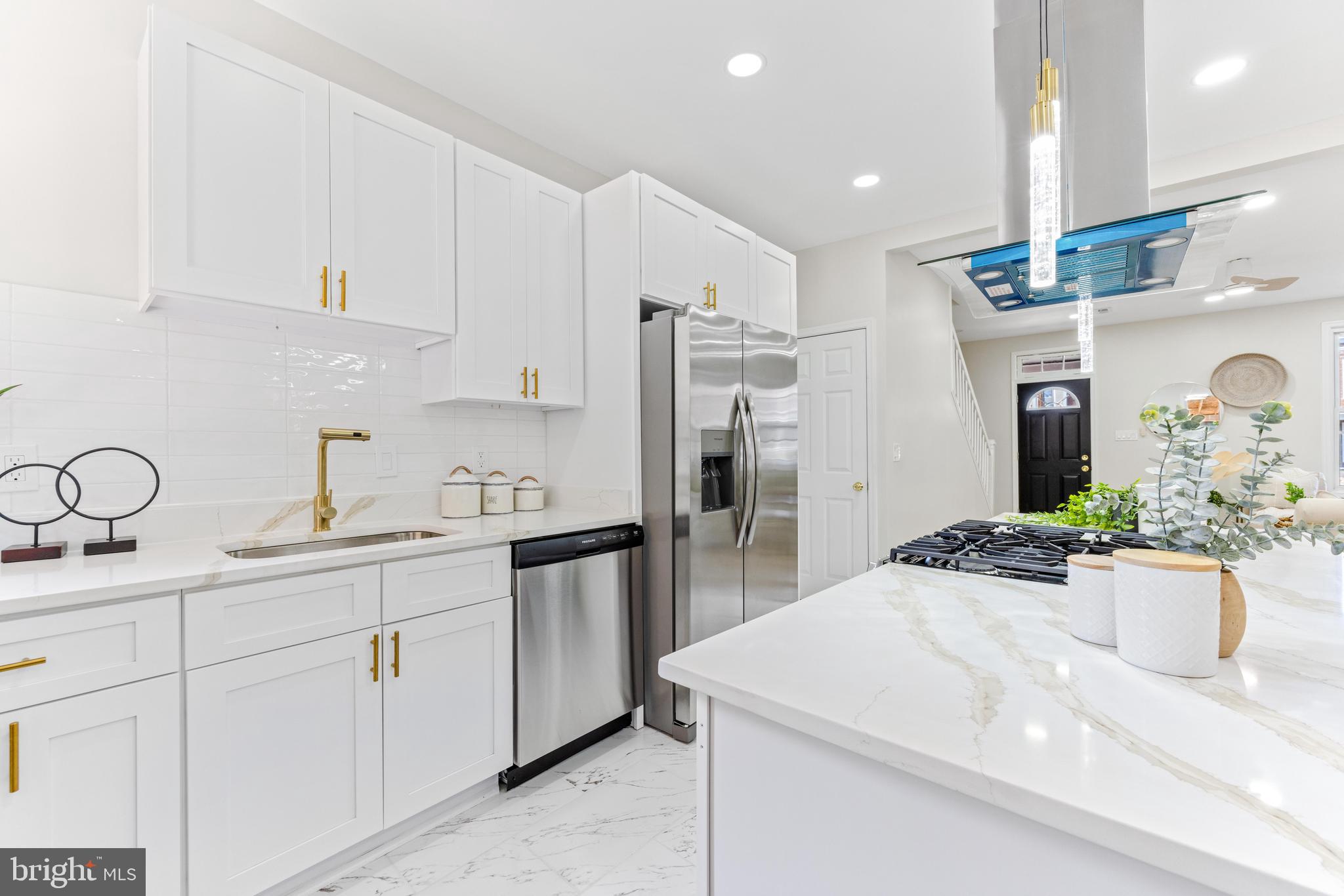 339 Marydell Road Baltimore, MD 21229 - Photo 5 of 29
