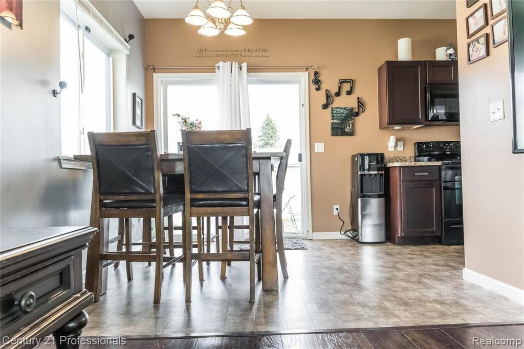 2482 Hatchery Road Waterford, MI 48329 - Photo 10 of 37 Gallery Image 10