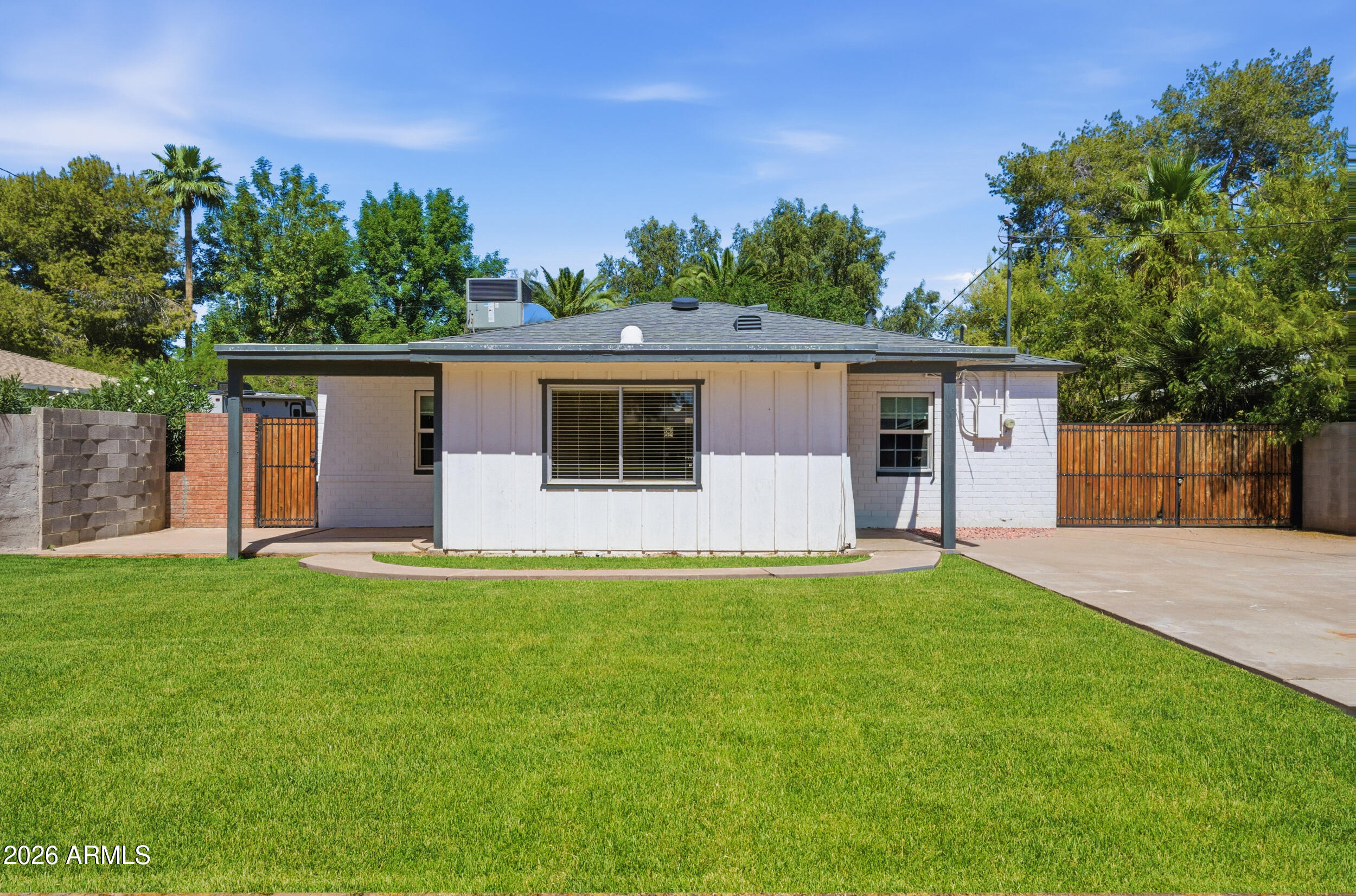 119 West Pierson Street Phoenix, AZ 85013 - Photo 29 of 35 26_119 w pierson st-26 with grass