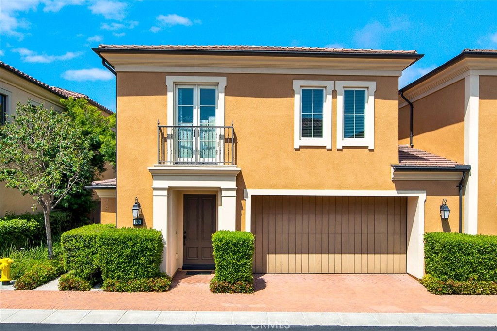 199 Rodeo Irvine, CA 92602 - Photo 1 of 1 a front view of a house with garden