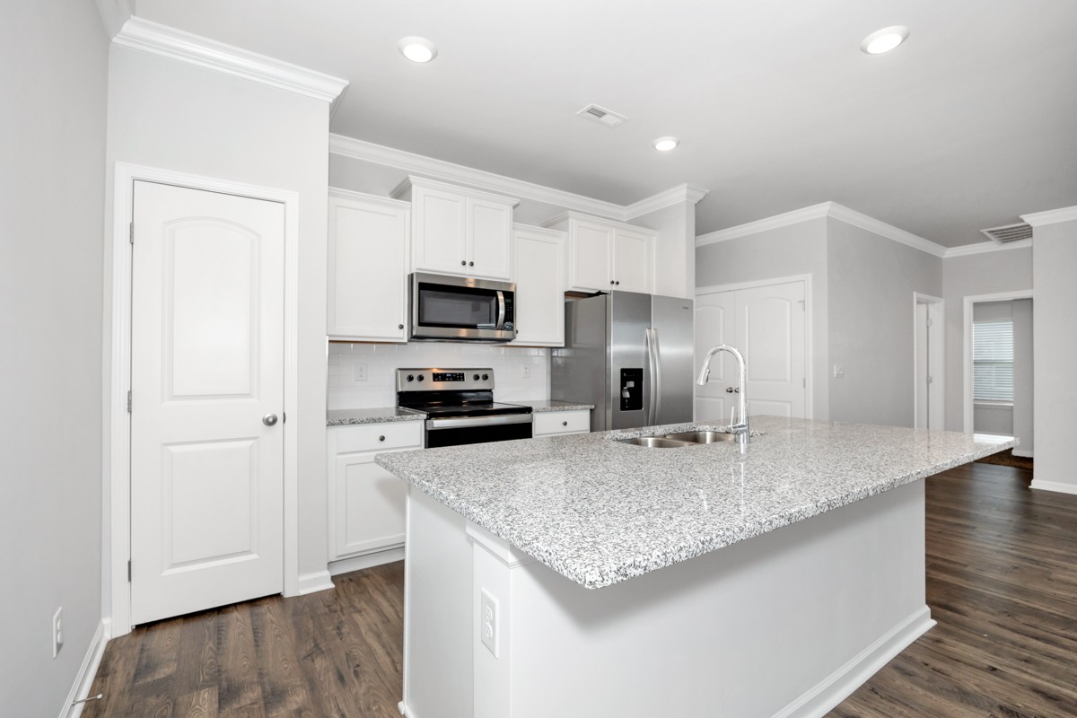 26499 Riparian Drive Athens, AL 35613 - Photo 11 of 30