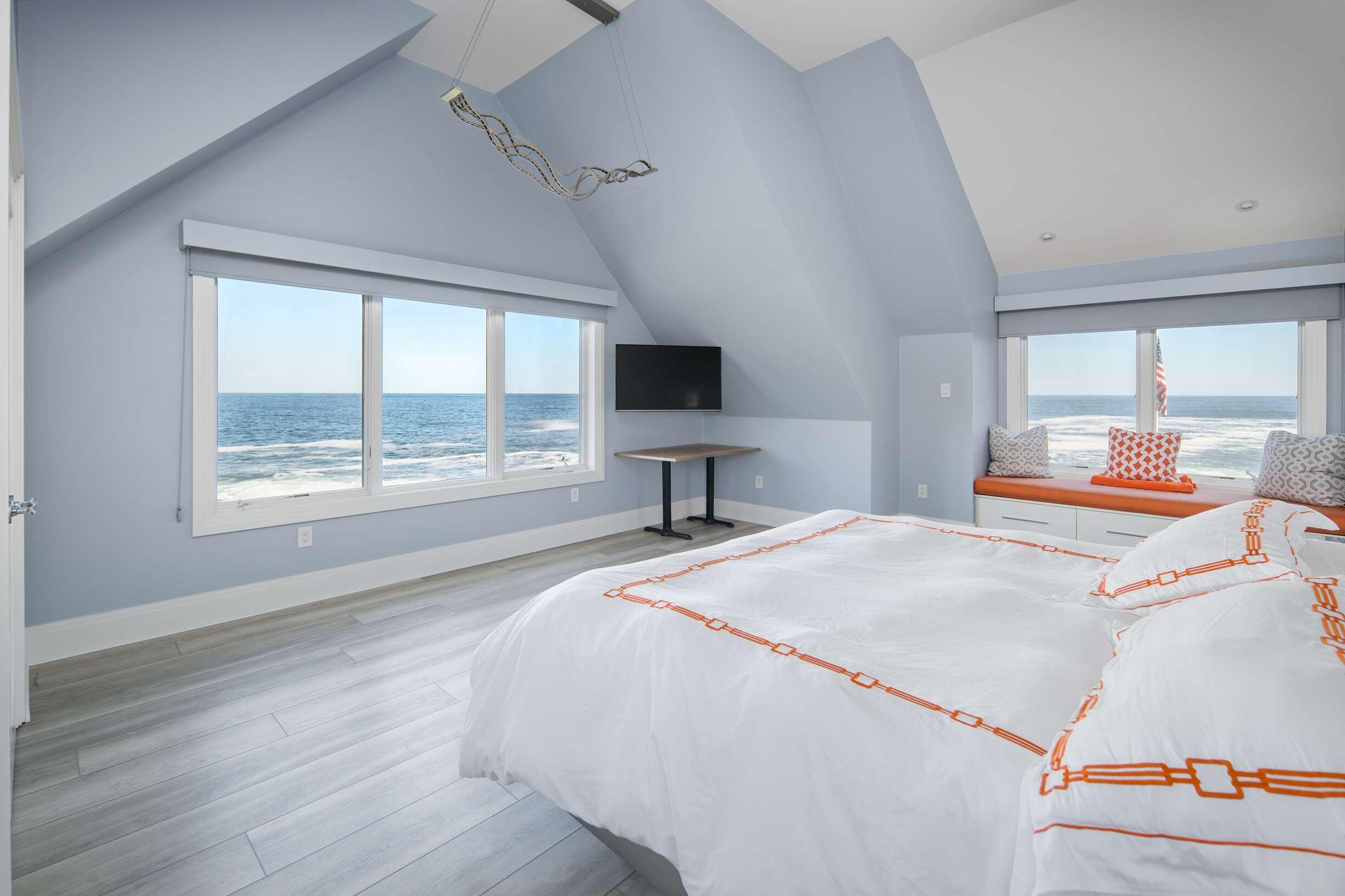 113 Bald Head Cliff Road Cape Neddick, ME 03902 - Photo 45 of 50 Bedroom en suite