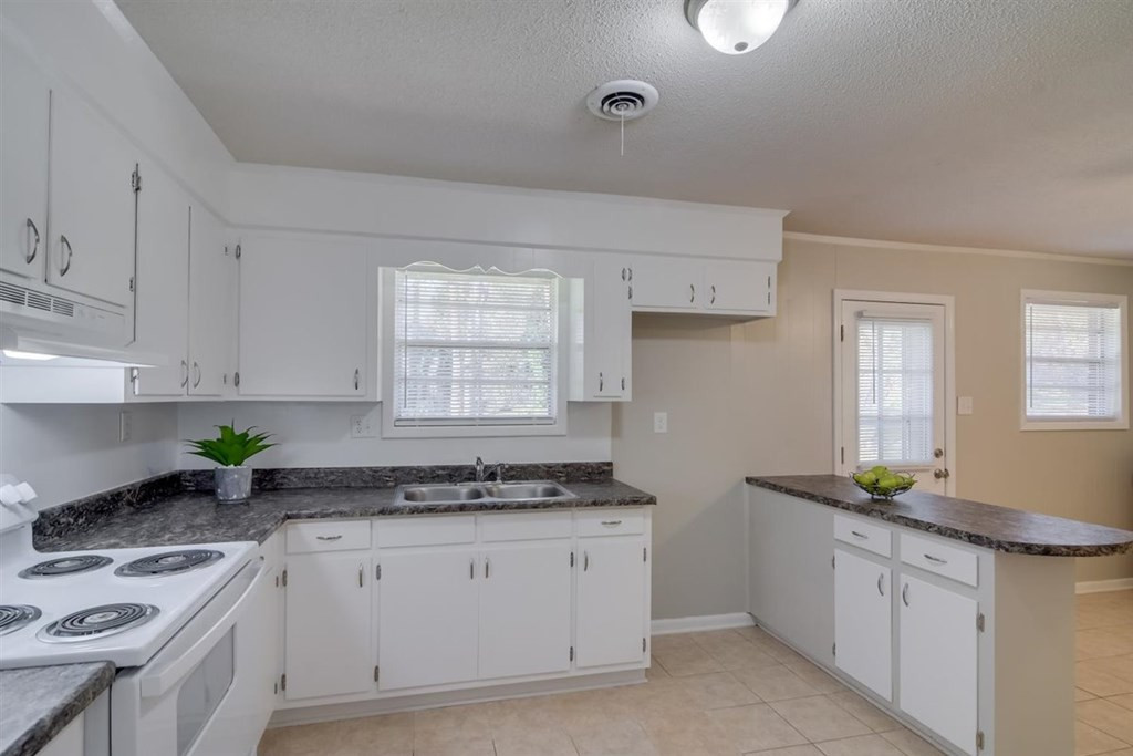 4517 Plantation Road Augusta, GA 30907 - Photo 8 of 29