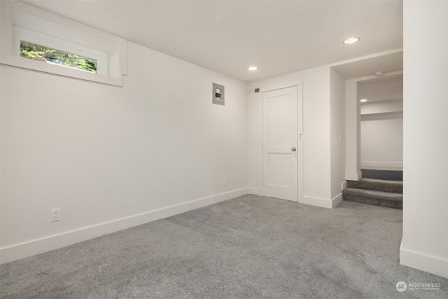 an empty room with a empty space