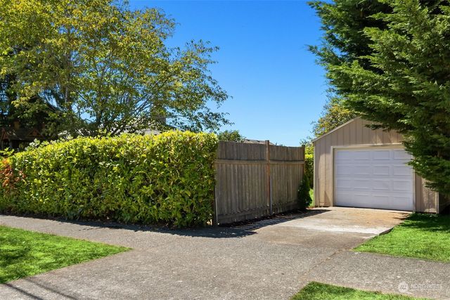 $854,285 | 3902 Southwest Southern Street, Seattle, WA 98136