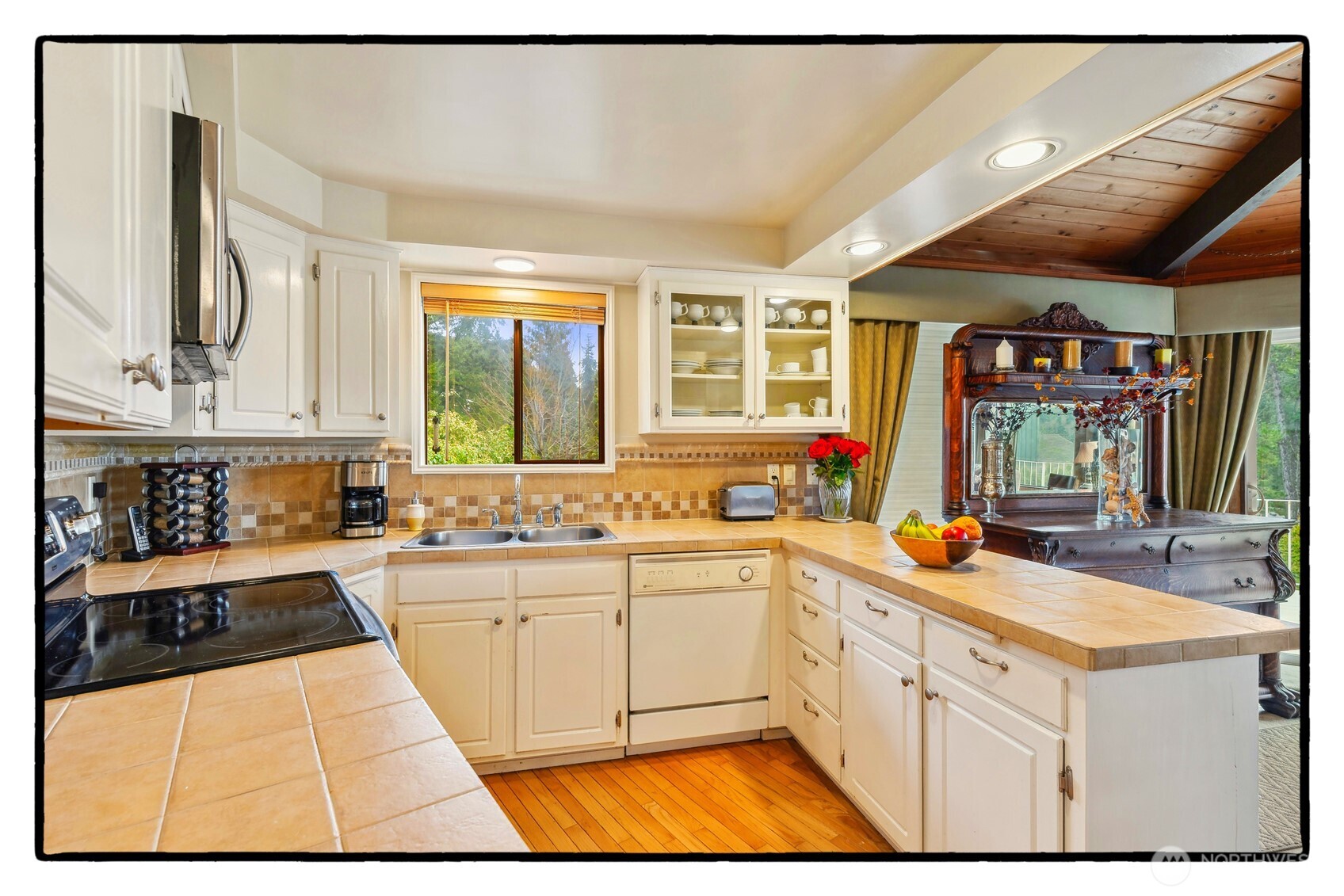 448 Modoc Place La Conner, WA 98257 - Photo 7 of 40 Gallery Image 7