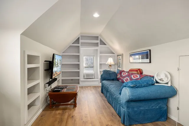 $1,384,999 | 9908 Derecho Bend, Austin, TX 78737