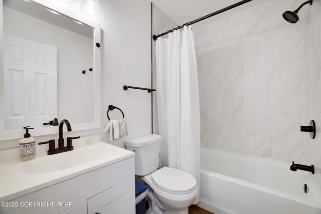 $2,400 | 8473 Bumble Bee Way, Tobyhanna, PA 18466