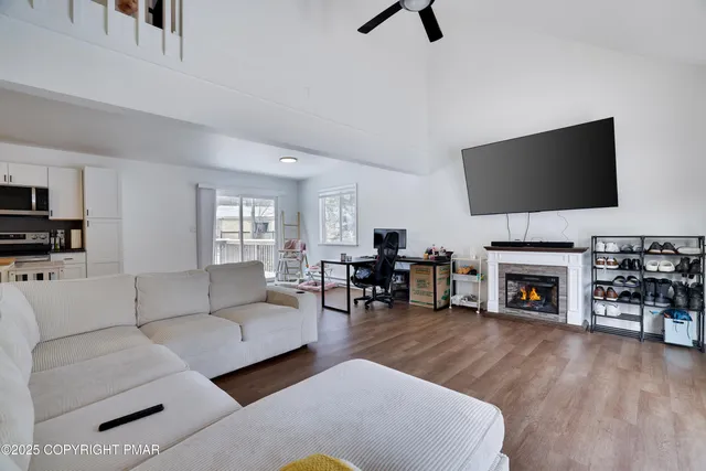 $2,400 | 8473 Bumble Bee Way, Tobyhanna, PA 18466