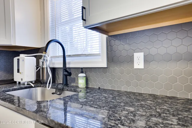 $2,400 | 8473 Bumble Bee Way, Tobyhanna, PA 18466