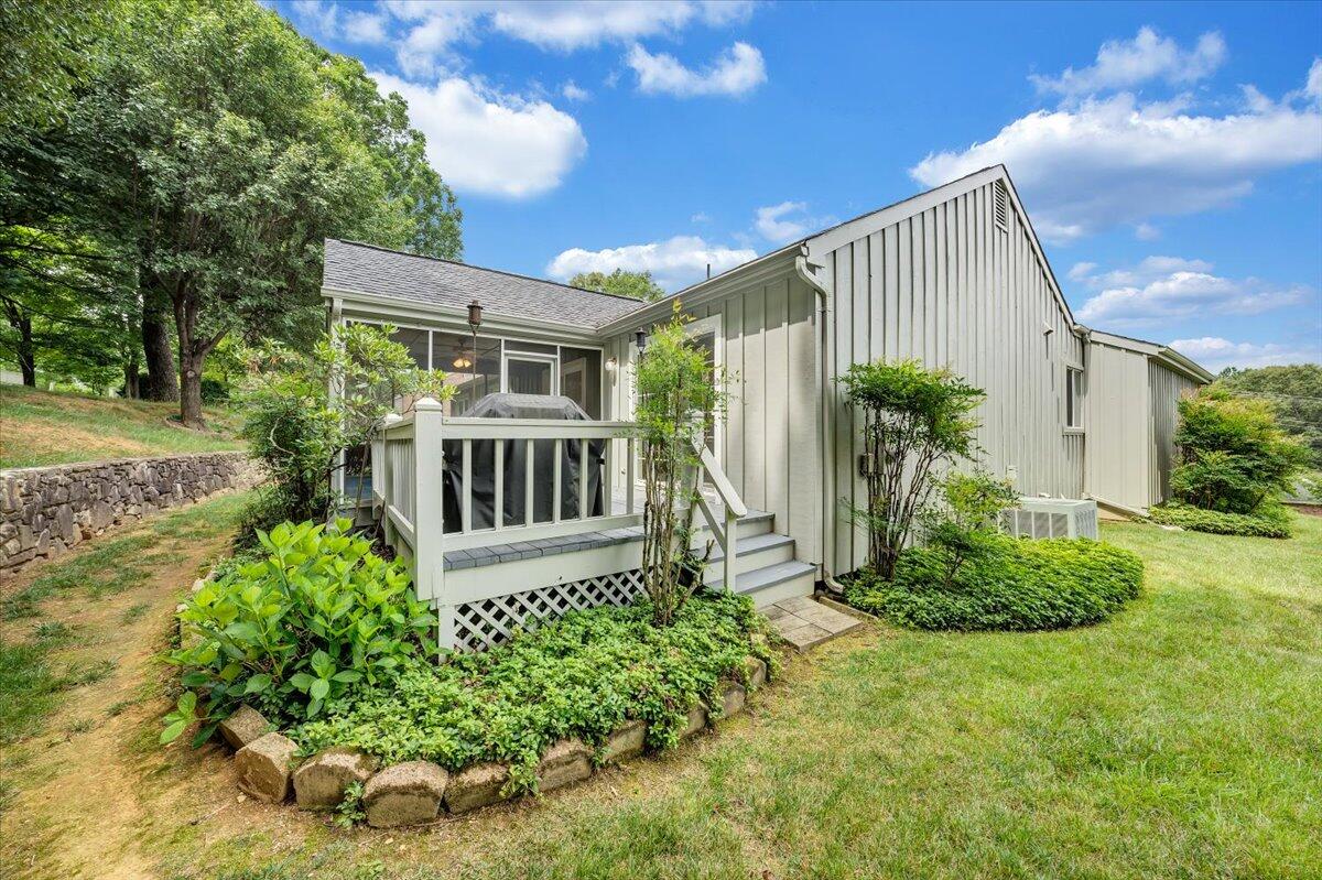 1920 McVitty Road Salem, VA 24153 - Photo 31 of 34 30-MIB07157
