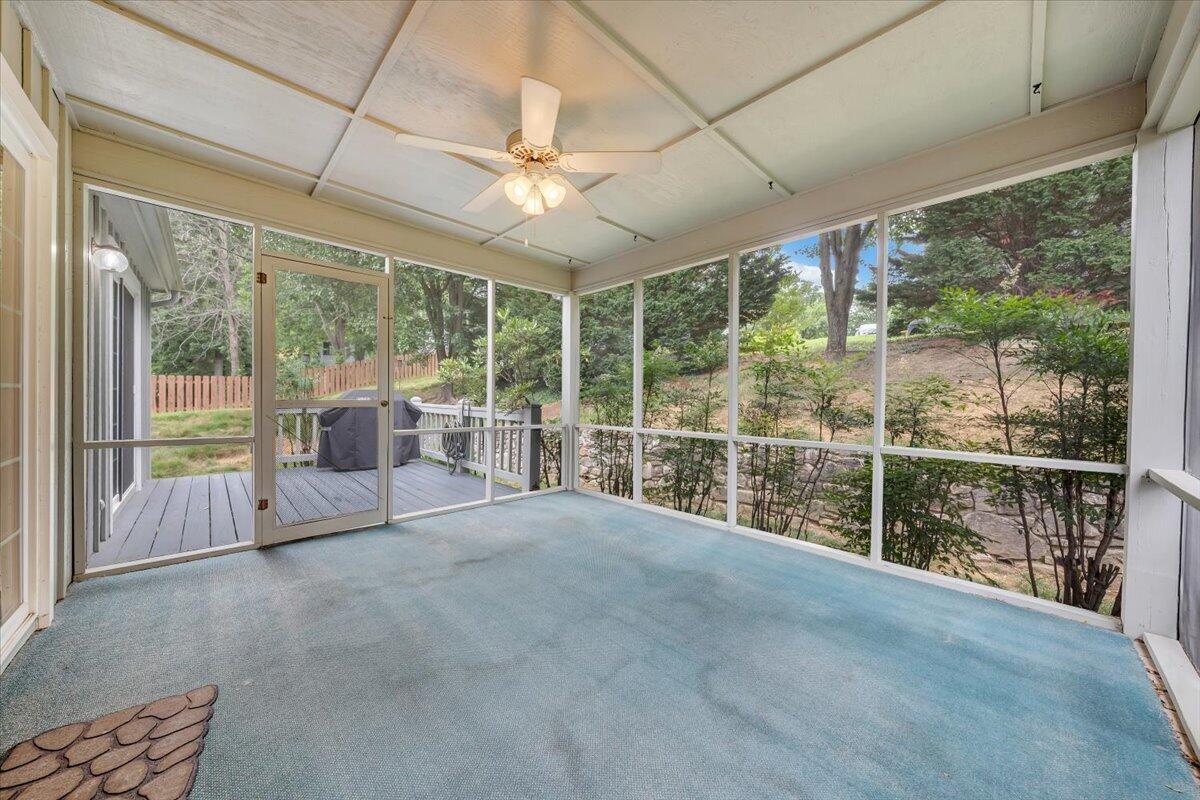 1920 McVitty Road Salem, VA 24153 - Photo 32 of 34 32-MIB07163