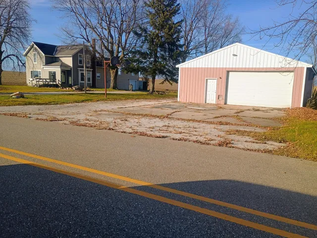 $259,900 | 2924 West Van Buren Road, Hart, MI 49420