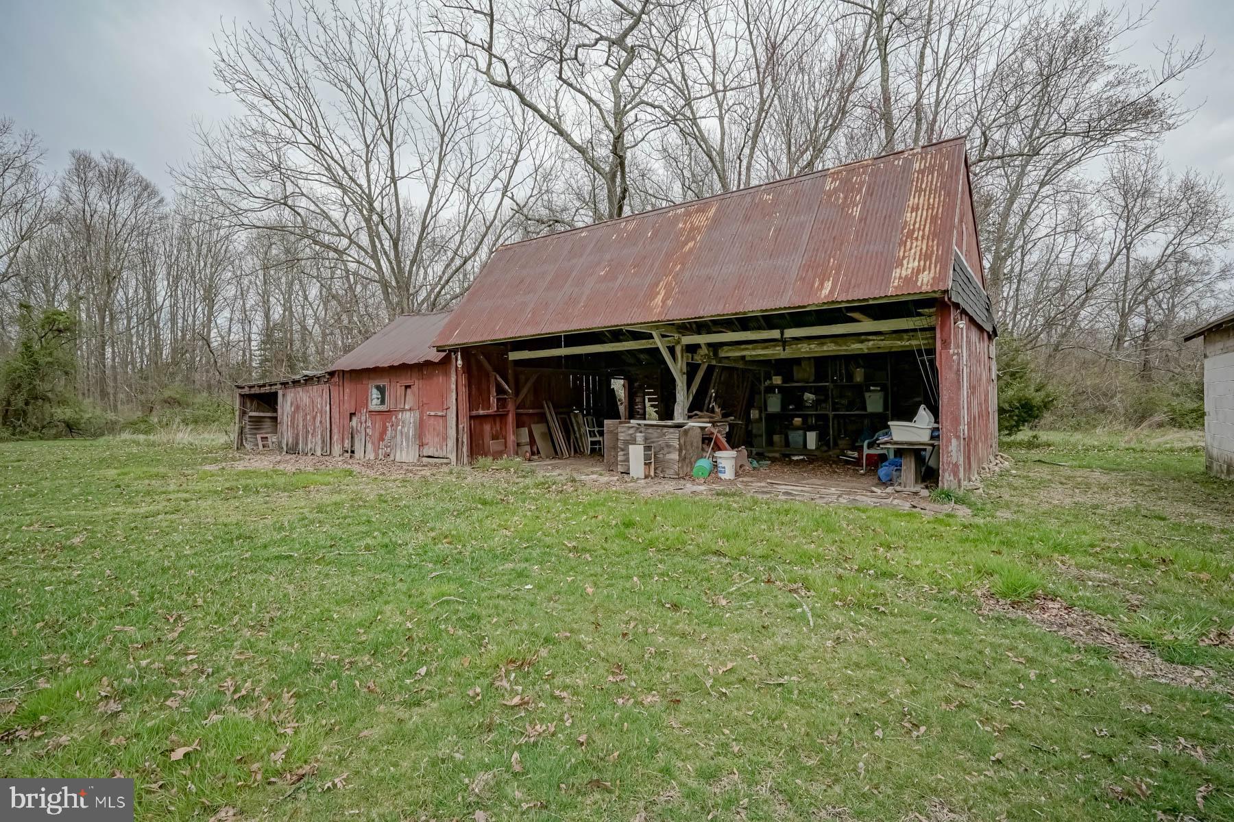 56 Clancy Road Salem, NJ 08079 - Photo 23 of 33 barn