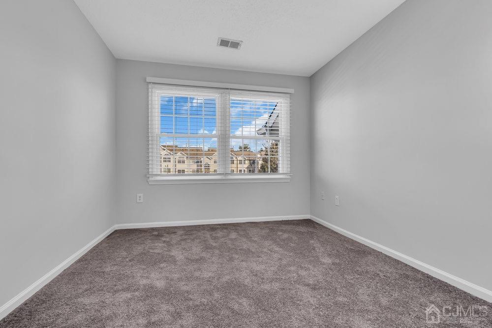 1236 Edpas Road New Brunswick, NJ 08901 - Photo 18 of 26 an empty room with a window