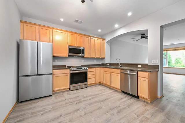 $359,900 | 1550 Zarthan Avenue South, Unit 506, St. Louis Park, MN 55416