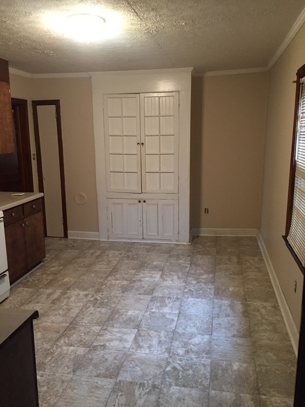 156 Long Cane Road Johnston, SC 29832 - Photo 3 of 11 Eat in kitchen