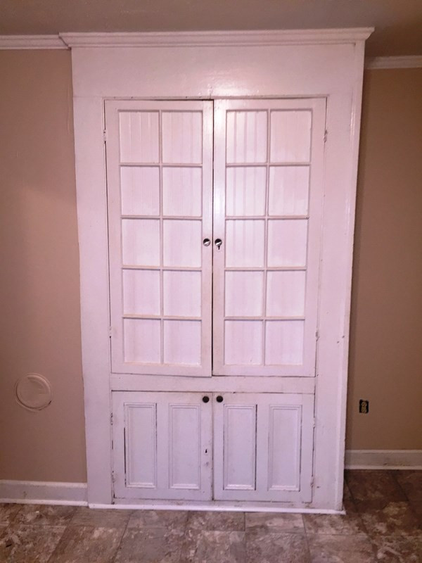 156 Long Cane Road Johnston, SC 29832 - Photo 4 of 11 Beautiful built in cabinet