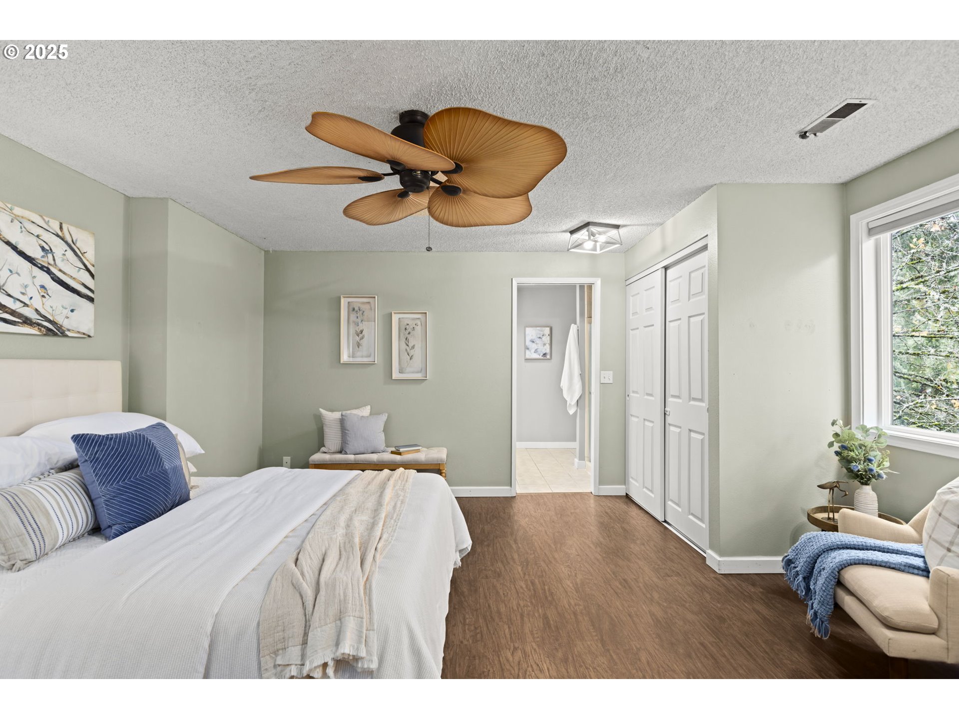 19230 Southwest Prospect Place Beaverton, OR 97078 - Photo 14 of 47 Living Room